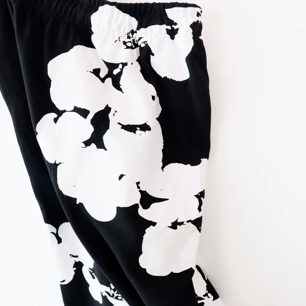 Style number: 8215 Fabric: 380g terry P180 Real shot DENIM TEARS main line kapok sweatshirt oversized garland leggings Color: black gray purple code number: S M L XL